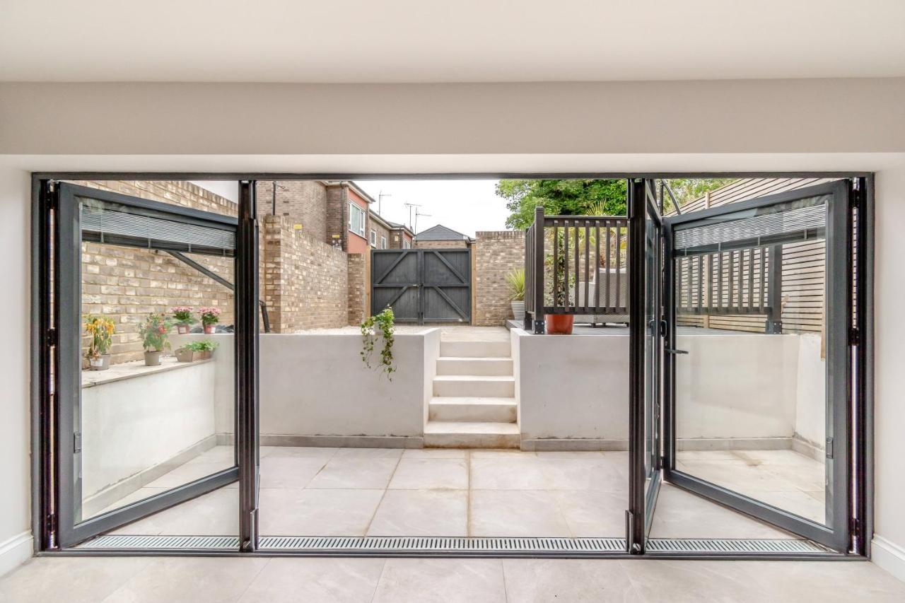 Ferienwohnung Modern Garden Flat With Private Parking London Exterior foto